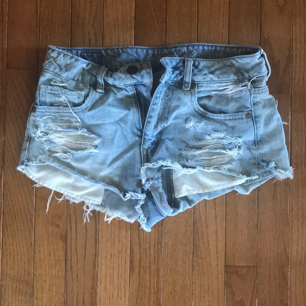 High/medium waisted shorts.
